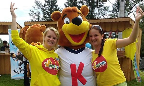 Animátorky Kidsfun s maskotom medvedíkom Kubom