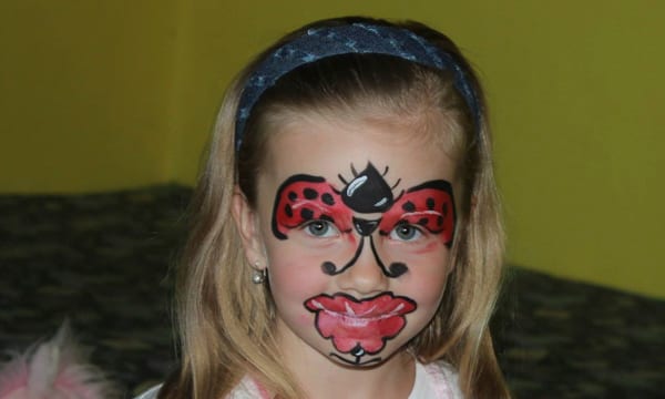 Face painting — dievča ako lienka